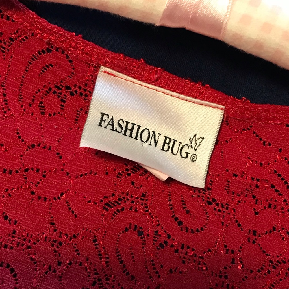 Pretty Red Top - Picture 3 of 4